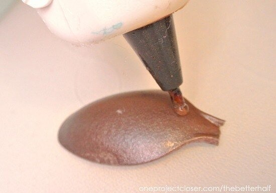 Ёлочка из пластиковых одноразовых ложек Ёлочка из пластиковых одноразовых ложек