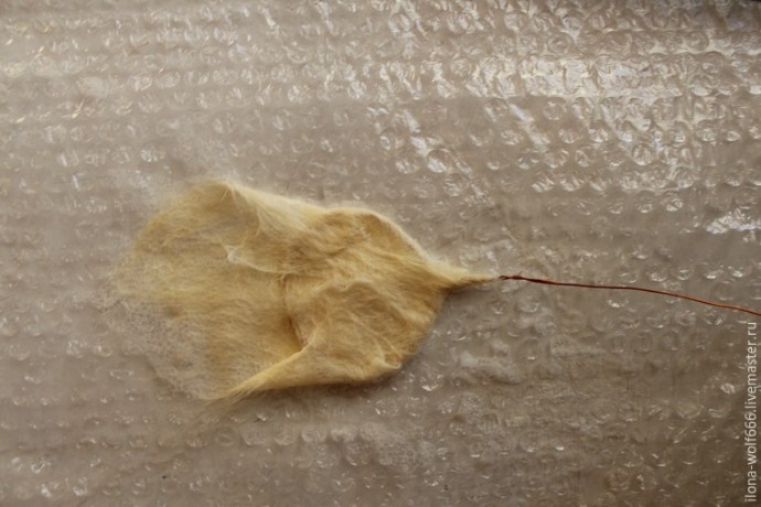 Шикарное колье с розой из войлока