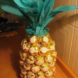 ​Ананас из конфет