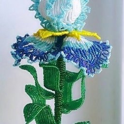 Цветок ириса из бисера