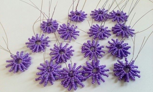 Нежные васильки из бисера Нежные васильки из бисера