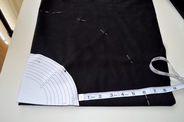 ​Юбка с воланом с завышенным передом