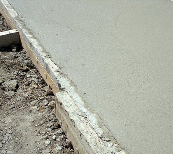 Простой стационарный мангал из кирпича своими руками