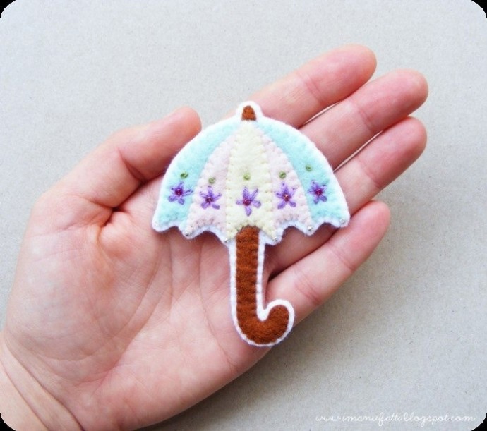 Брошь-зонтик из фетра Брошь-зонтик из фетра