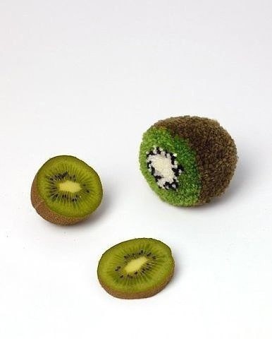 Фруктовые помпончики