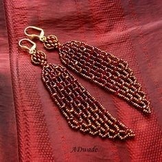 Удлиненные серьги из бисера