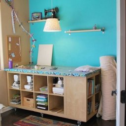 ​Удобный стол для рукоделия