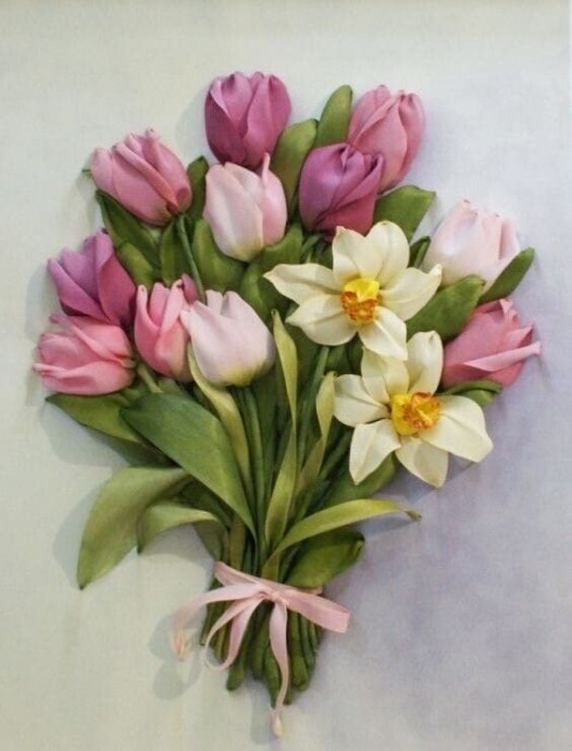 Вышиваем лентами тюльпаны