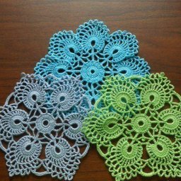 ​Ажурные подставочки под горячее