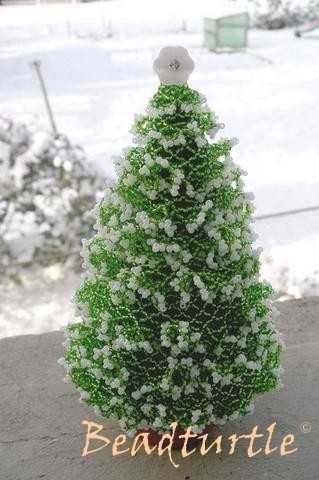 Елочка из бисера: зеленая красавица