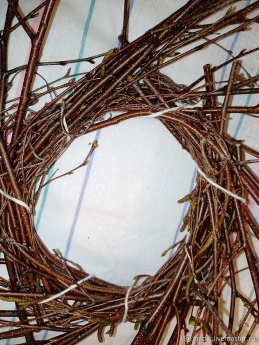 Венок из берёзовых веток