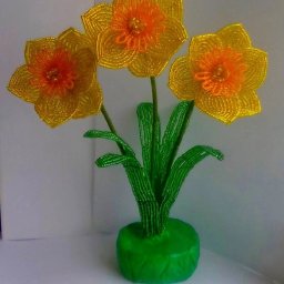 ​Нарциссы из бисера