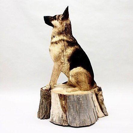 Реалистичные скульптуры животных из дерева