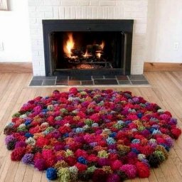 Помпоны бывают не только на шапочках