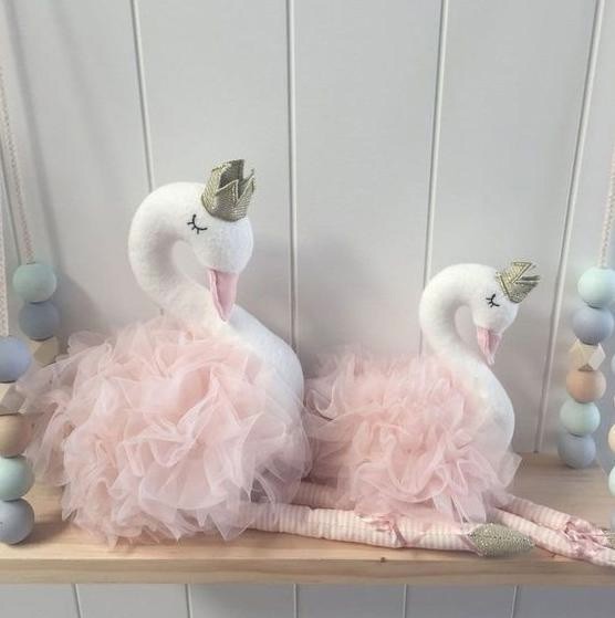 Королевские лебеди Королевские лебеди