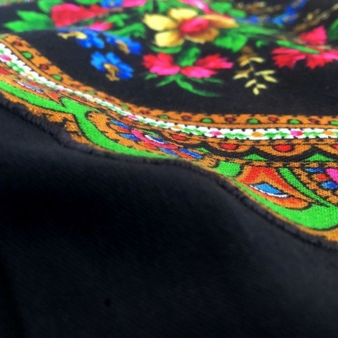 Декорируем платье русским платком: мастер-класс