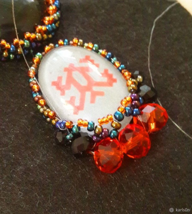 Изготавливаем брошь "Узорчатый жучок"