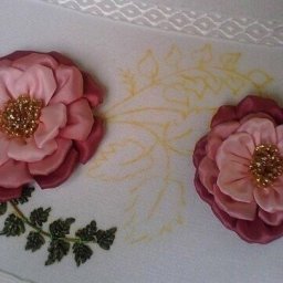 Цветок из атласной ленты