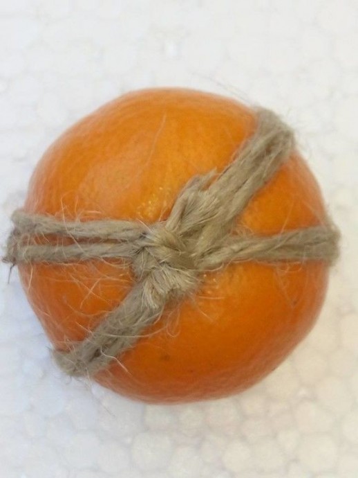 Оригинальная идея праздничного оформления из апельсинов