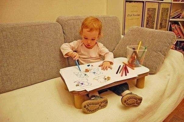 Столик из картона для ребенка
