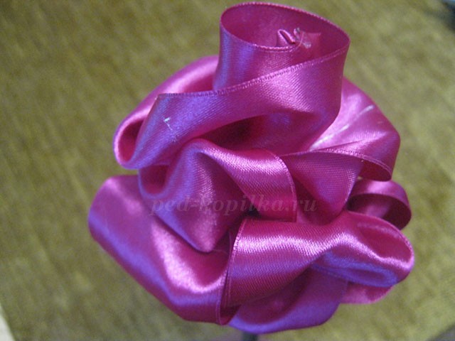 Розы из атласных лент: мастер-класс