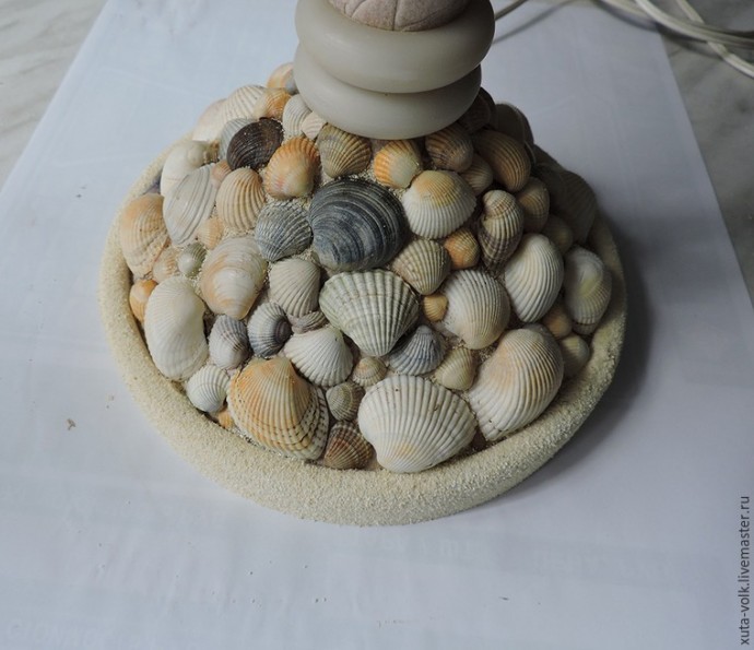 Настольная лампа с ракушками