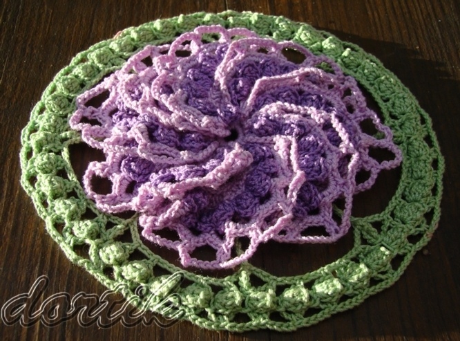 ​Схема салфетки-конструктора: середина ромашка, роза или георгин