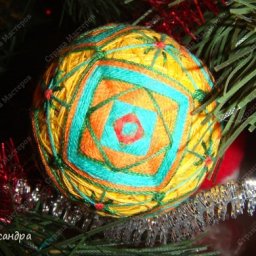 Темари или искусство вышивки на шарах: бирюзово-желтый рай