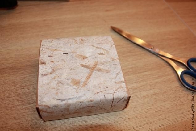 Крафтовая подарочная коробка