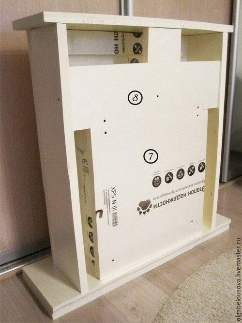 Новогодний фальш-камин с имитацией кирпичной кладки