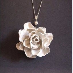 Цветы из пластиковых ложек