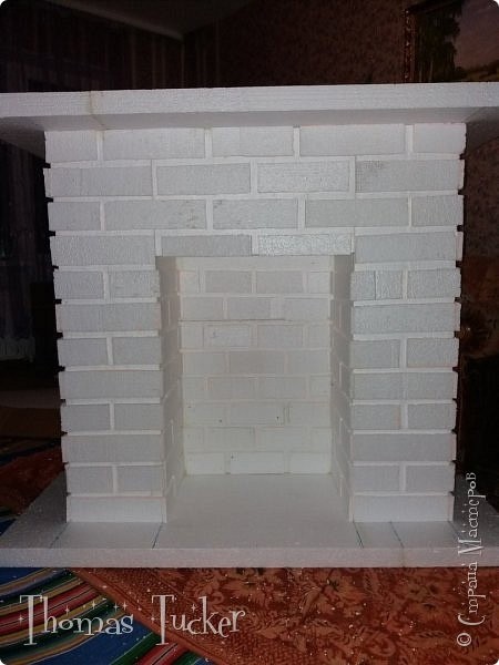 ​Камин своими руками на Новый год из пенопласта