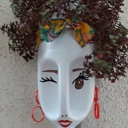 Кашпо из старой канистры