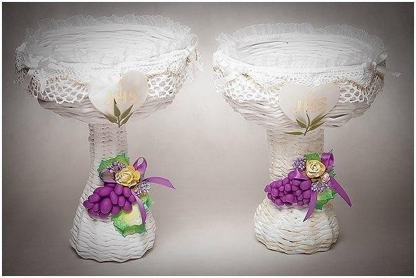 Нежные вазы из газетных трубочек