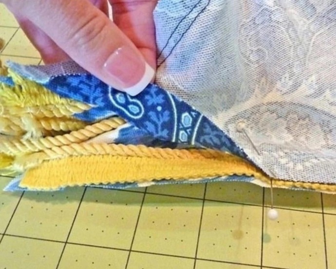 Текстильная подушка