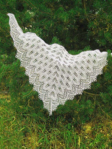 Нежная ажурная шаль