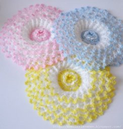 ​Оригинальная салфетка-цветок крючком