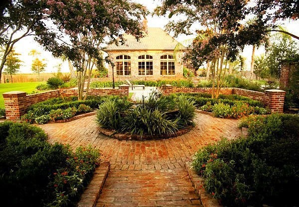 Красивые дорожки на даче: идеи для творчества