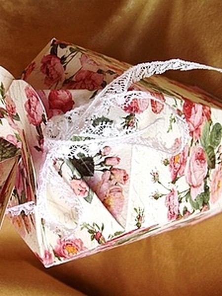 Весенняя цветочная коробочка