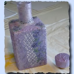 Декупаж бутылки хрустальной пастой и рисовой бумагой