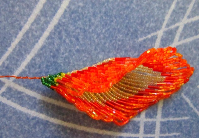 Невероятно красивые цветы из бисера