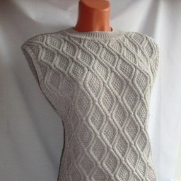 Потрясающе красивый жилет спицами