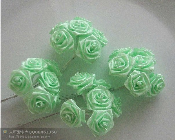 Розочки из репсовых или из атласных лент