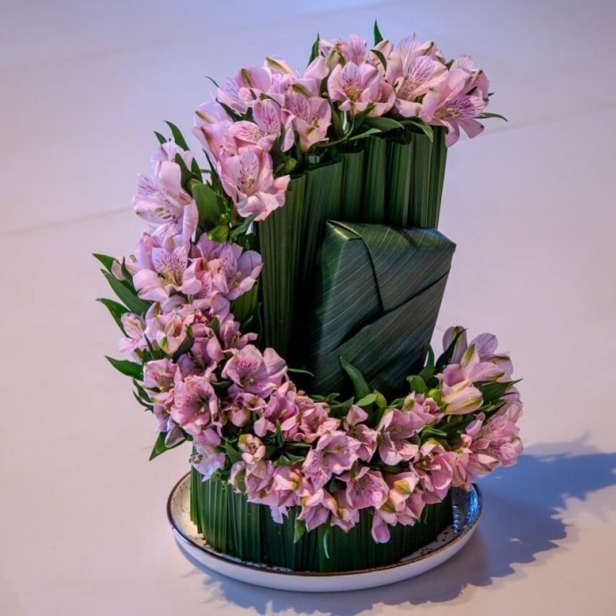 Великолепные букеты и цветочные композиции