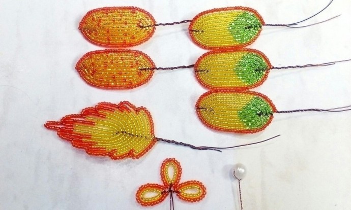 Прекрасная орхидея из бисера