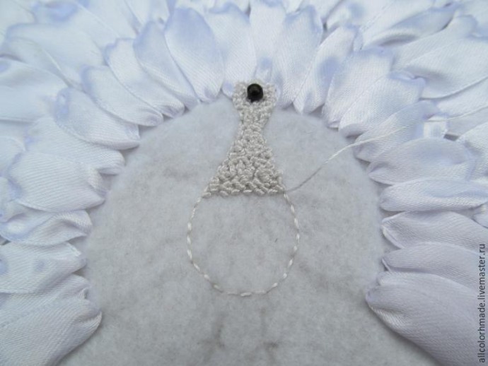 Делаем оригинальный элемент для аппликации "Белый павлин" Делаем оригинальный элемент для аппликации "Белый павлин"