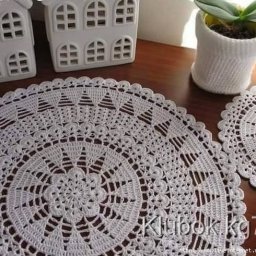 Круглая плотная салфетка