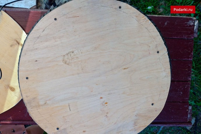Мастерим столик из старой шины