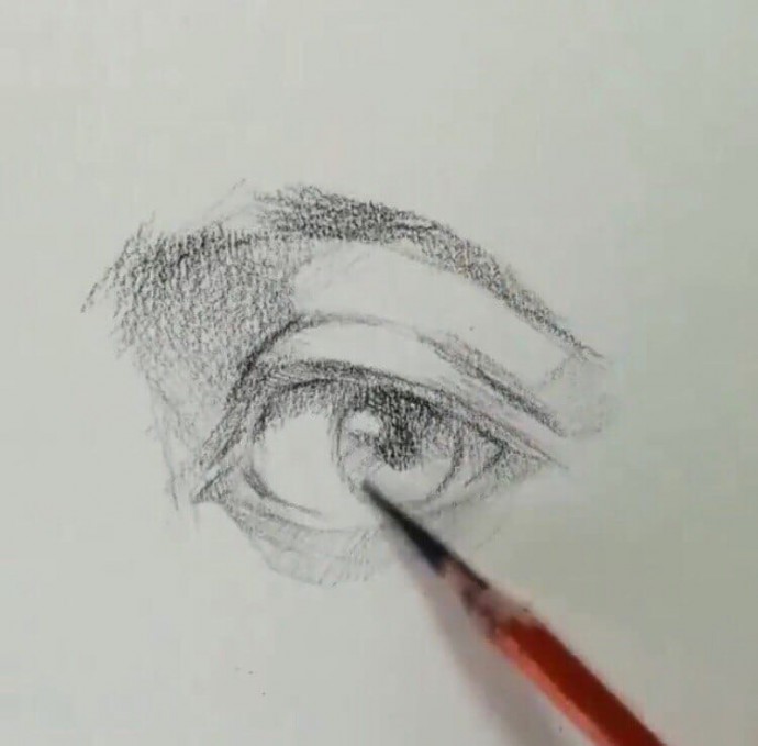 Рисуем глаз поэтапно карандашом