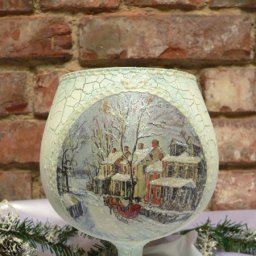 Рождественские подсвечники из бокалов в технике декупажа